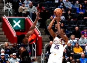 开云足球直播-火箭大胜勇士，西部实力稳固前列