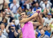 开云体育中国官网-拉沃尔杯轻取温网，阿尔卡拉斯点燃赛场的简单介绍