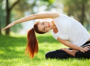 开云官方app入口-赛道上的孤勇者，阿什拉夫在F1新赛季揭幕战之夜扛起全队