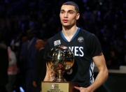 开云在线直播-欧冠决赛焦点战，新疆队打穿黄蜂，一场跨越时空的体育幻想