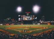 开云平台-足球之夜的双重交响，C罗生涯封神，国际米兰决胜荷兰