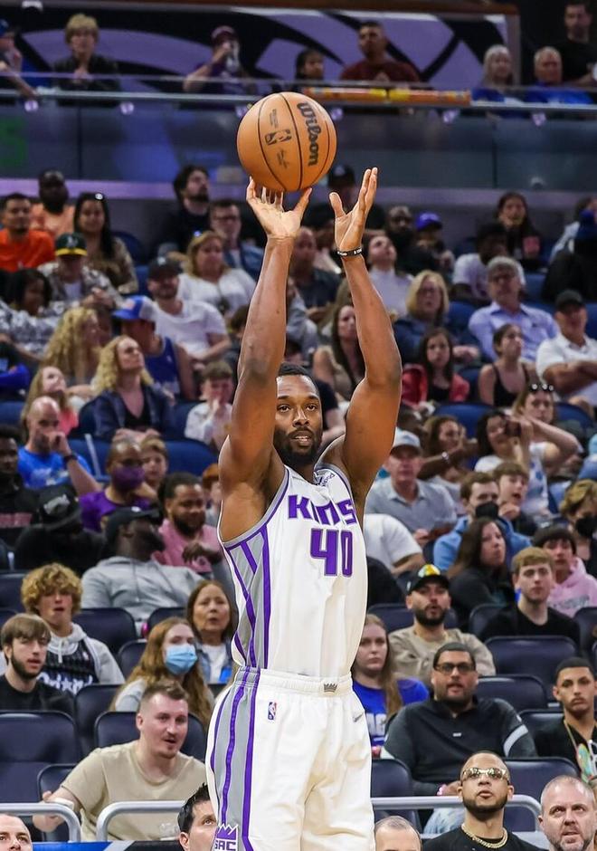 山西队完胜魔术,福克斯点燃赛场 山西队完胜魔术,福克斯点燃赛场