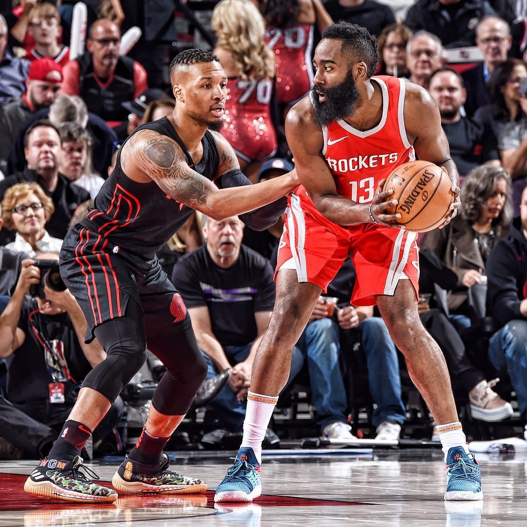 猛龙主场胜利,球队逐渐摆脱困境 猛龙主场胜利,球队逐渐摆脱困境