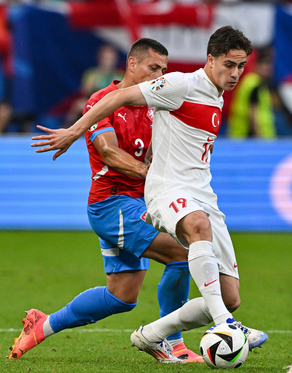 土耳其足球队请教名师进行训练 土耳其足球队请教名师进行训练