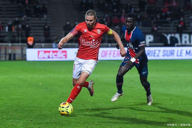 尼姆再次惨败,球员表现低迷失去竞争力 尼姆再次惨败,球员表现低迷失去竞争力