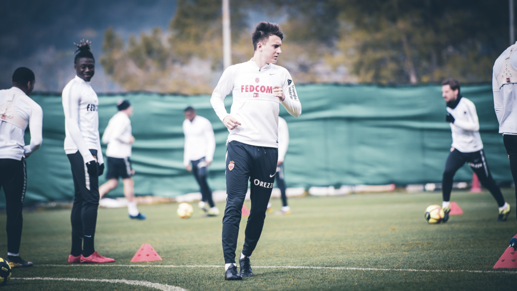 德国队对阵摩纳哥,以比获得欧预赛胜利 德国队对阵摩纳哥,以比获得欧预赛胜利