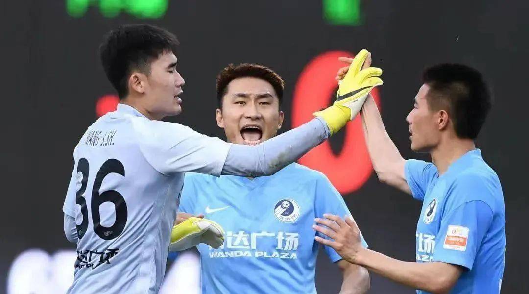 大赛卫冕冠军集训备战,主教练带队深入研究对手的简单介绍 大赛卫冕冠军集训备战,主教练带队深入研究对手的简单介绍