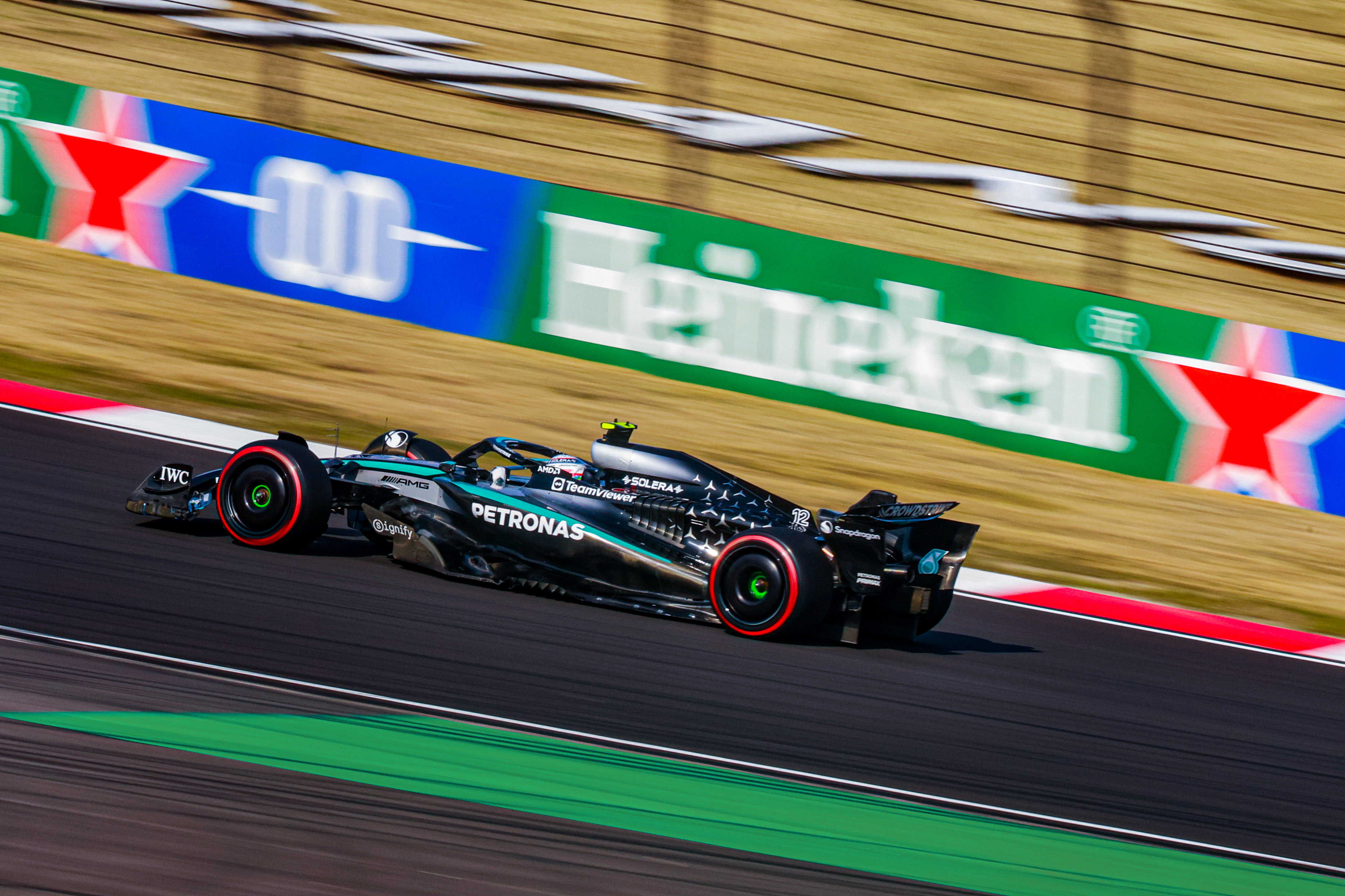 关于索伯车队横扫哈斯车队，塞恩斯状态火热的信息