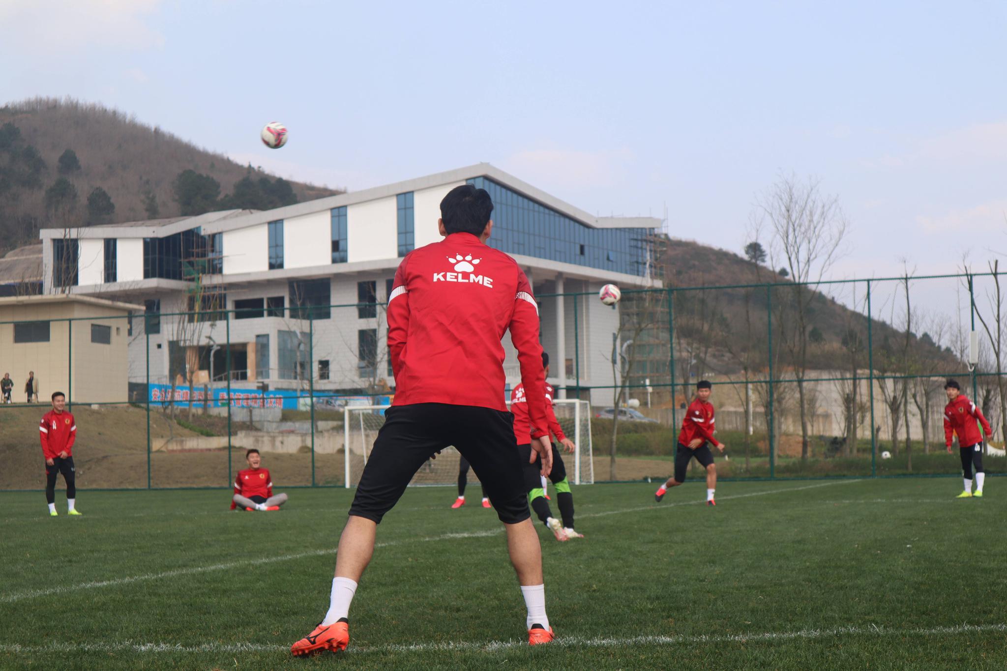 恒丰备战新的比赛，球员备战认真