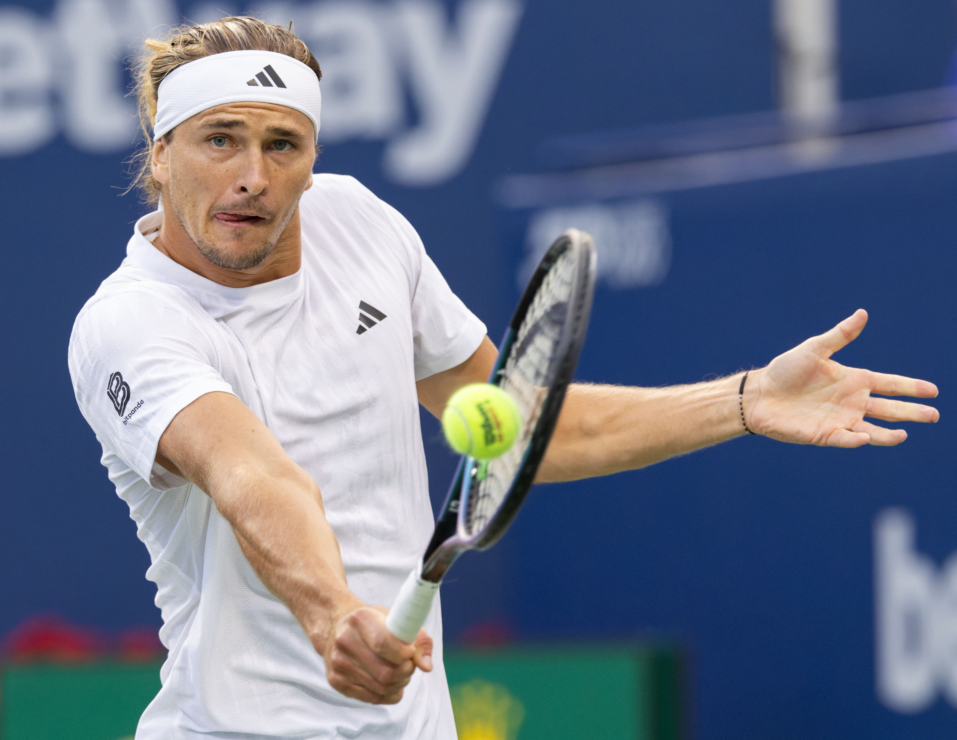 包含德国网球队逆转日本网球队，兹维列夫制霸全场的词条