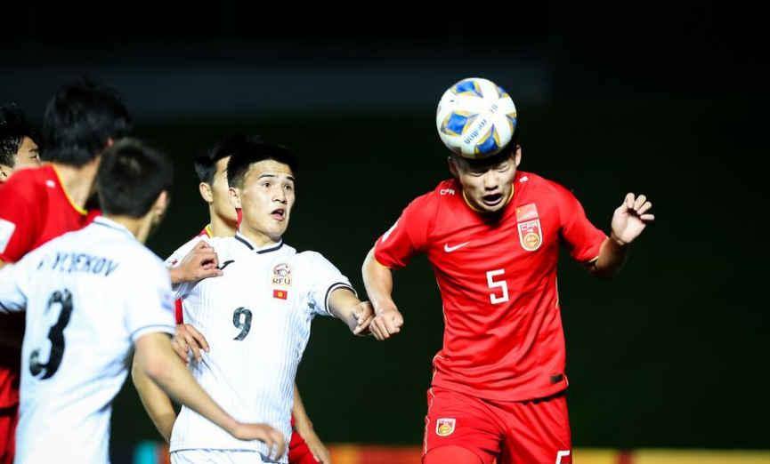 亚洲代表队跃居榜首，战绩斐然！