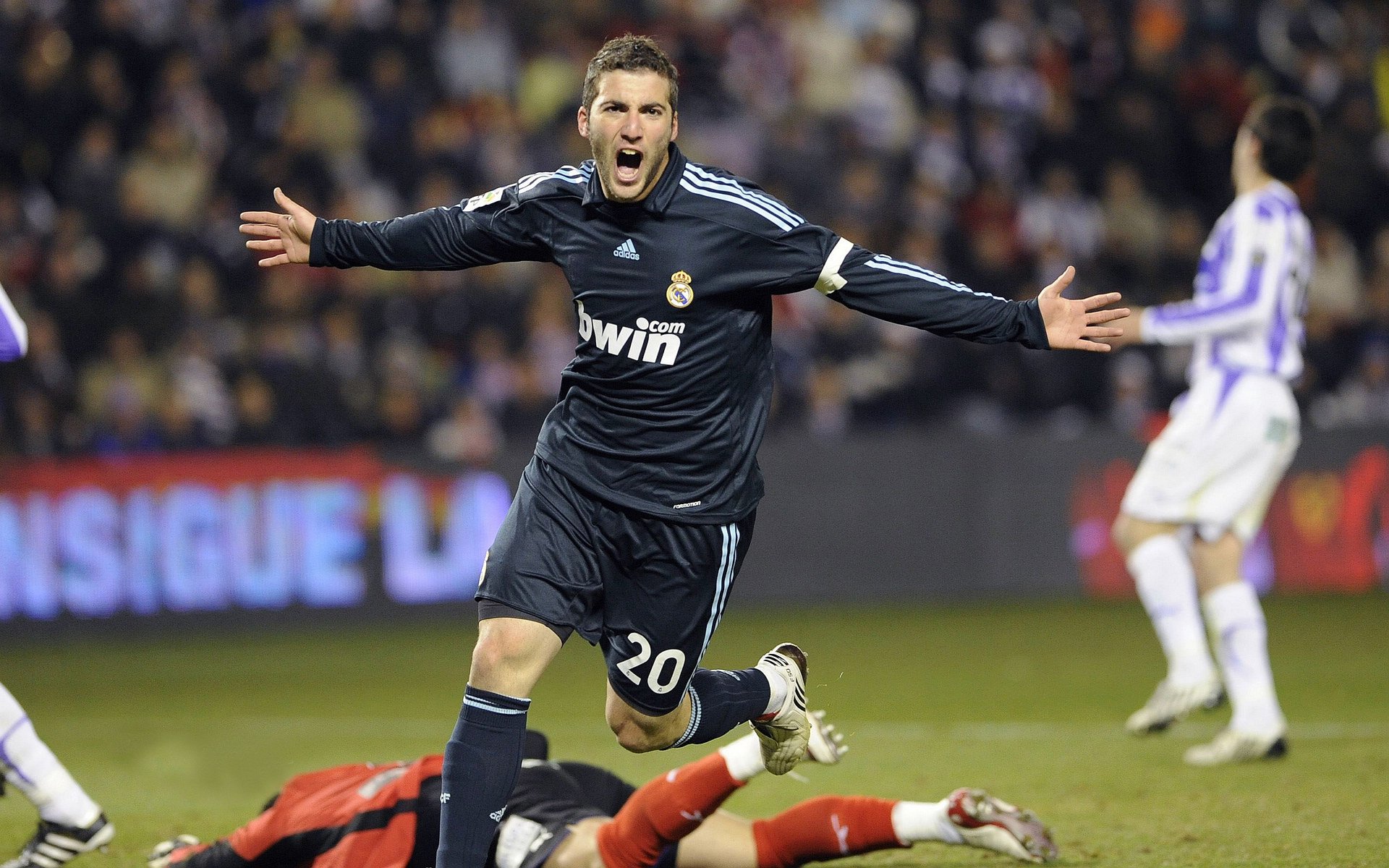 哈兰德一剑封喉终结伊朗神话，国际米兰式战术铸就北欧新传奇