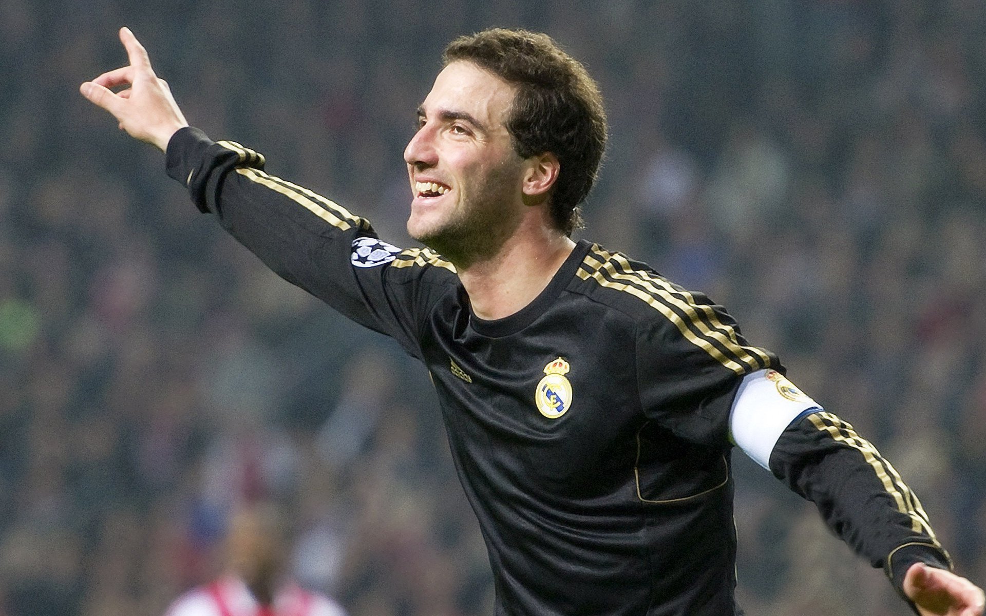 梅西持续制造杀伤，委内瑞拉强势晋级，阿森纳元素成南美足球新风景