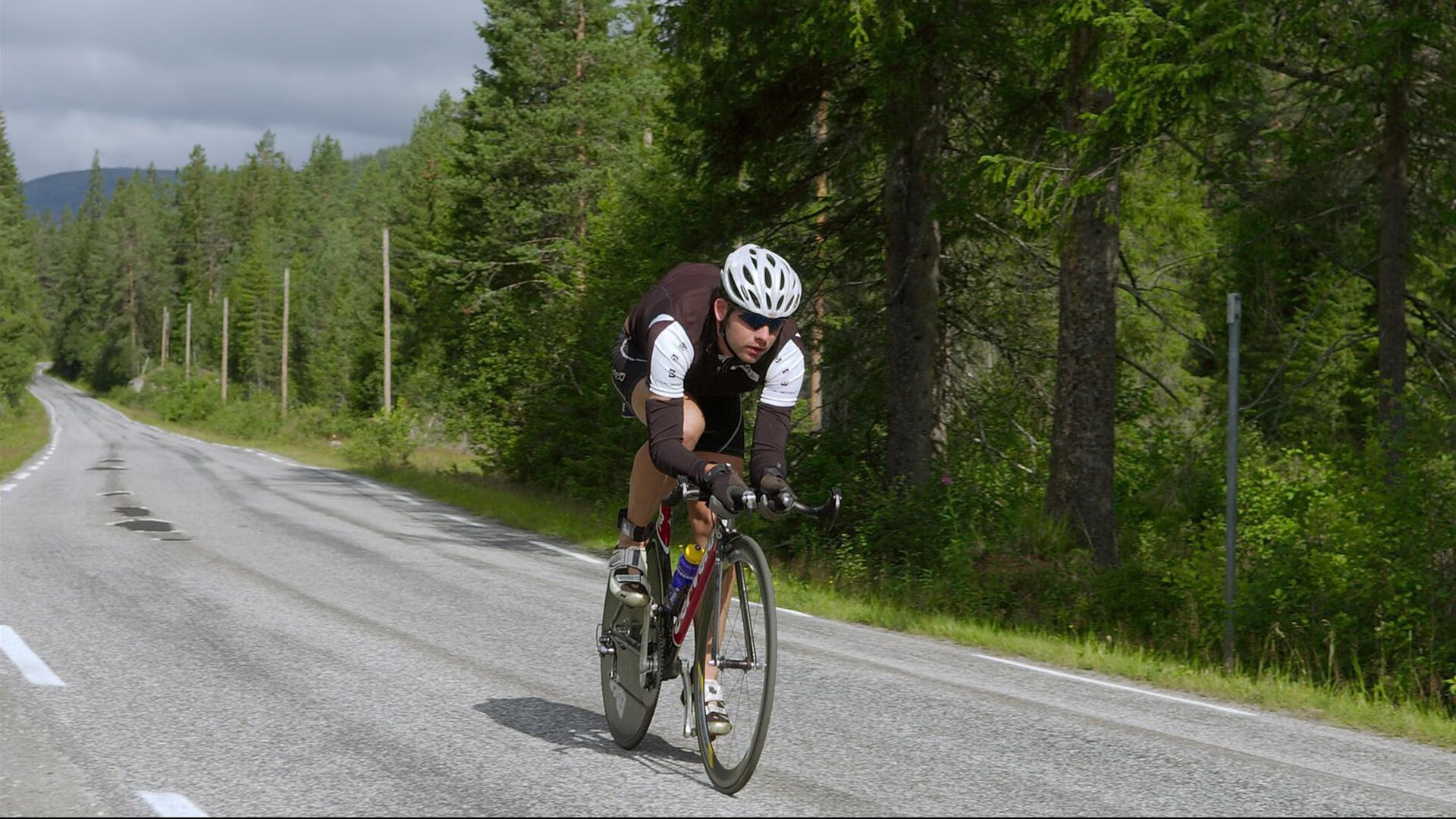 一剑封喉！伦纳德决胜时刻接管比赛，快船生死局力压湖人锁定胜局