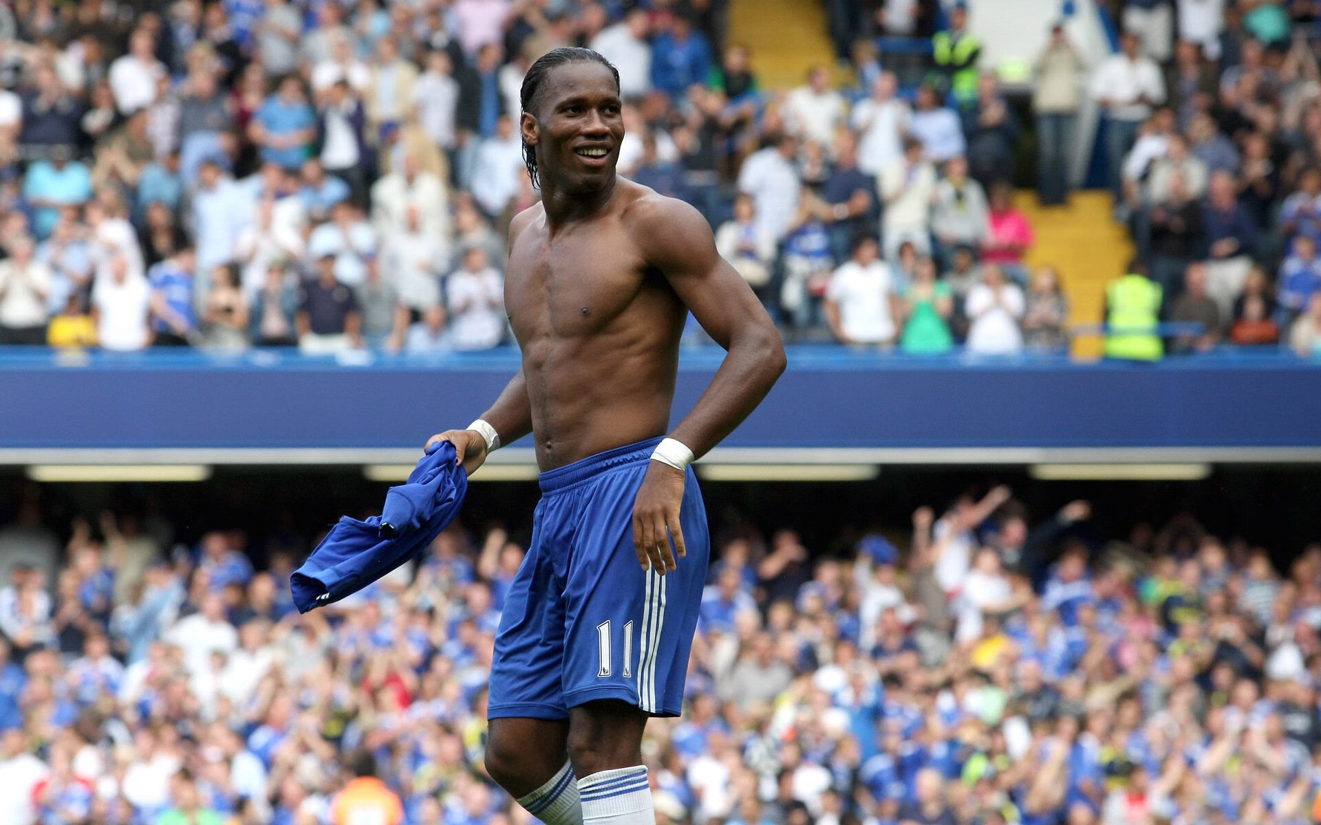 赛道上的毫厘之争，迈凯伦险胜红牛，维斯塔潘刷新纪录之夜